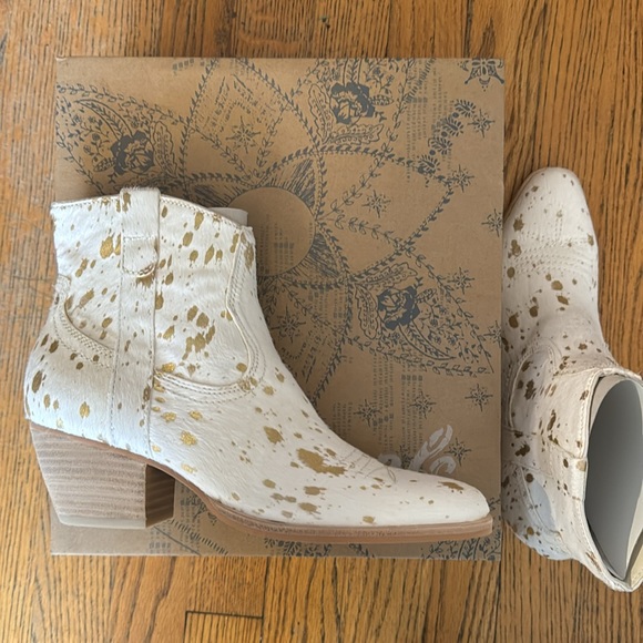FREE PEOPLE X DOLCE VITA CALF HAIR BOOTIE | 7.5 | NEW IN BOX ❤️❤️❤️ - Picture 4 of 7